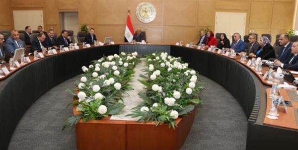 وزير الكهرباء يواصل متابعة إعادة هيكلة الشركات وفصل الشركة المصرية